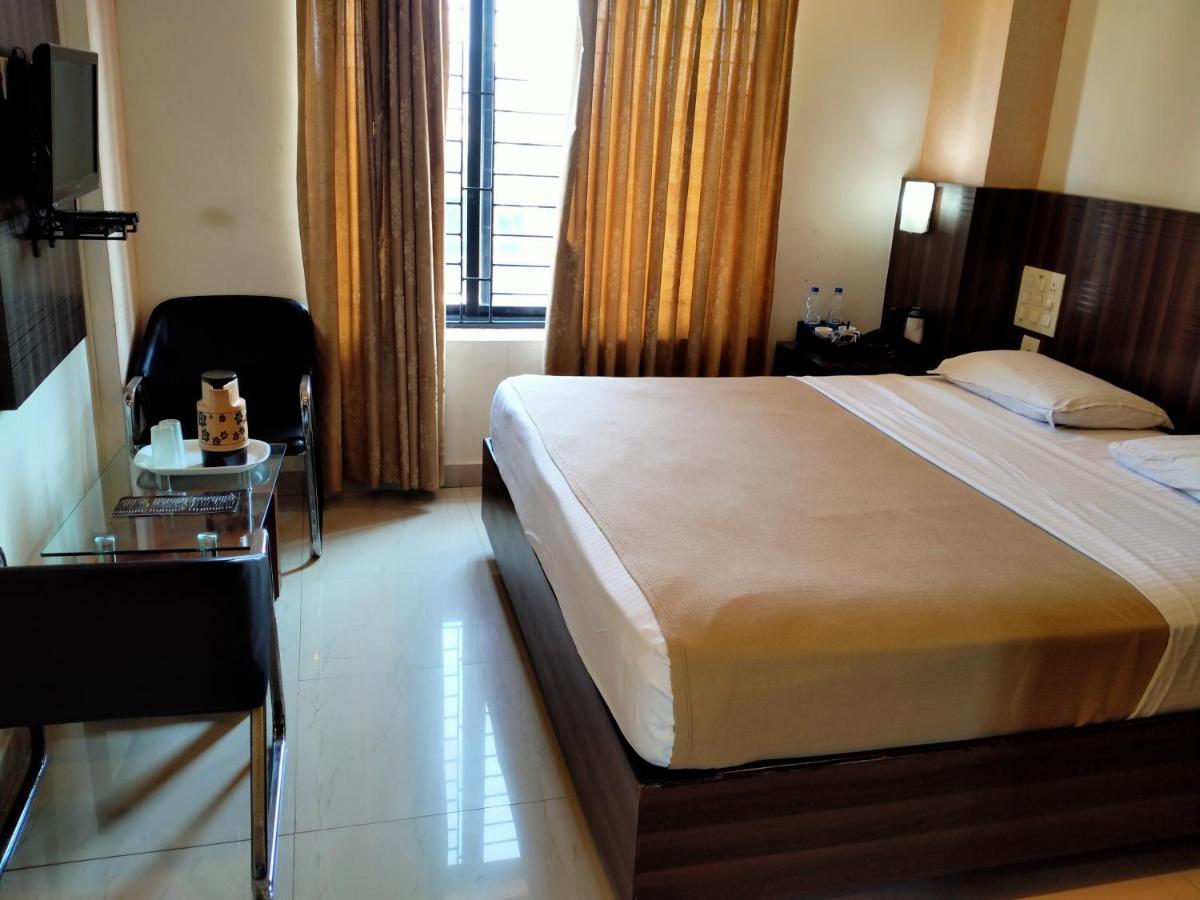 Hotel Green Park Suites Manipal Eksteriør bilde